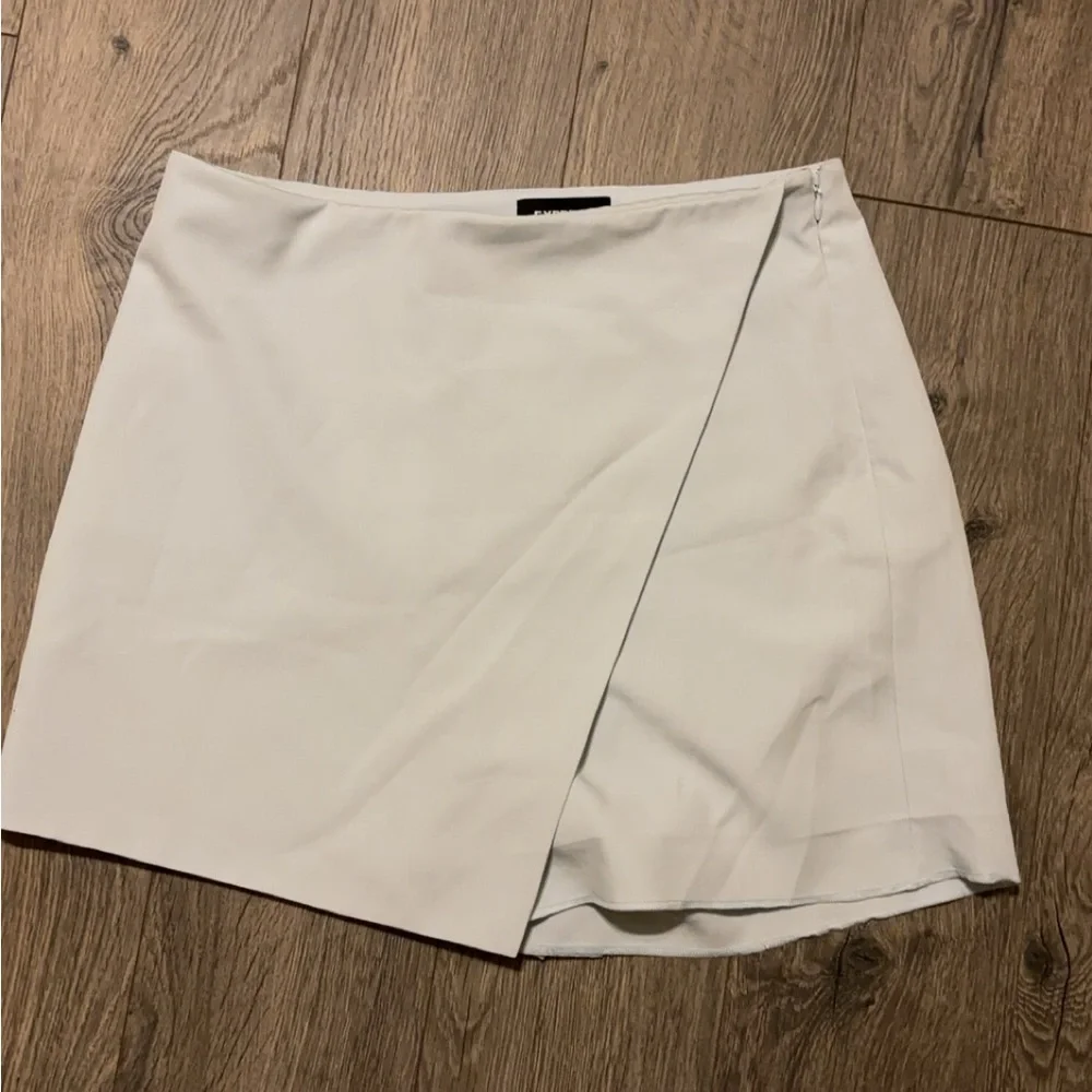 Express skort - Picture 1 of 3